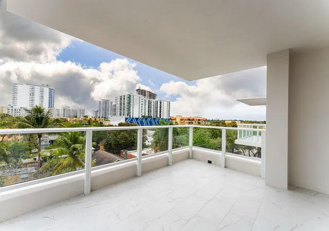 2nd image of 1850 Monroe St #403, Hollywood, FL 33020 | MLS# A11999446