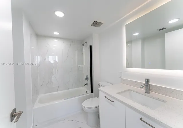 15th image of 1850 Monroe St #410, Hollywood, FL 33020 | MLS# A11999455