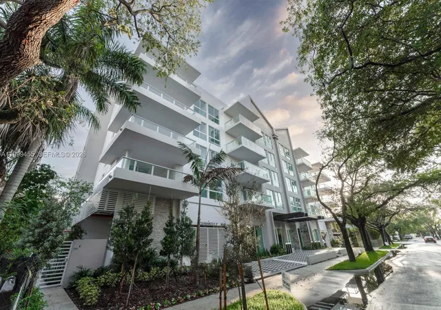 2nd image of 1850 Monroe St #410, Hollywood, FL 33020 | MLS# A11999455