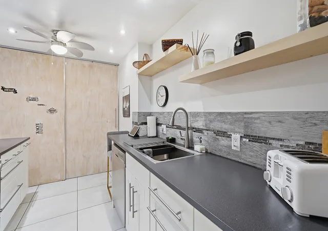 Photo 4 of Condo for sale at 4330 Hillcrest Dr #804, Hollywood, FL 33021 | MLS# B26014460 | Listing updated on 2026-09-23