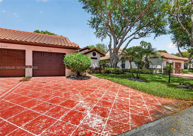 Homes for sale in Delray Beach, FL | 6141 Se Sunny Pointe Cir, Delray Beach, FL 33484 | MLS# A11995289