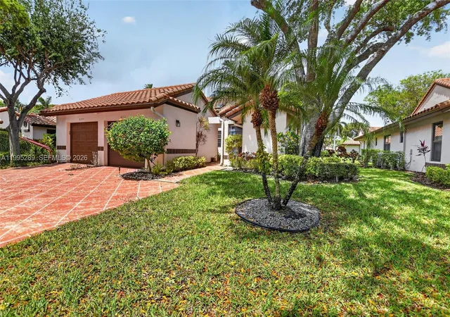 Homes for sale in Delray Beach, FL | 6141 Se Sunny Pointe Cir, Delray Beach, FL 33484 | MLS# A11995289