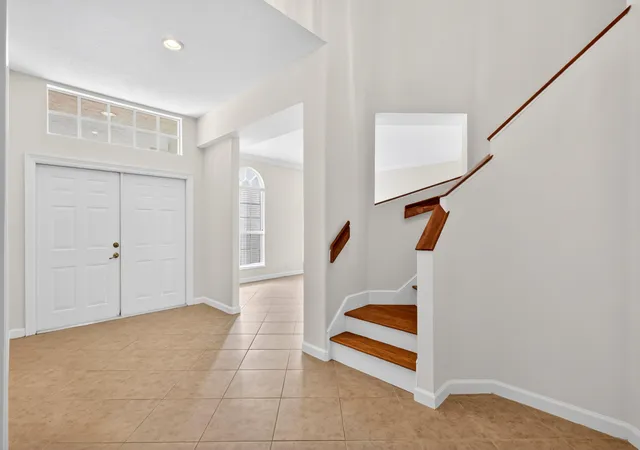 2nd image of 194 Lone Pine Dr, Palm Beach Gardens, FL 33410 | MLS# B26014589