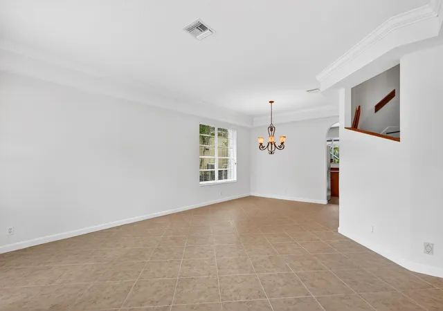 4th image of 194 Lone Pine Dr, Palm Beach Gardens, FL 33410 | MLS# B26014589