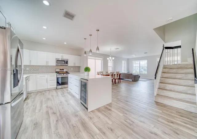 3rd image of 15261 Sw 108Th Ter, Miami, FL 33196 | MLS# A11992231