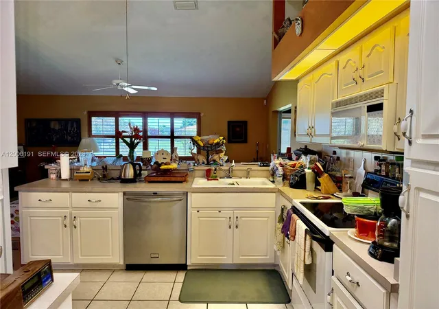 3rd image of 3509 Sunrise Dr, Sebring, FL 33872 | MLS# A12000191