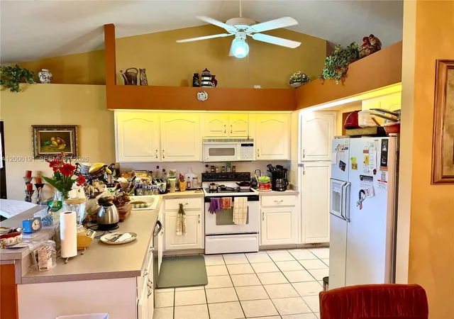4th image of 3509 Sunrise Dr, Sebring, FL 33872 | MLS# A12000191