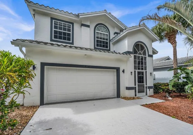 Photo 4 of Single family home for sale at 4732 SE Mizner Pl, Stuart, FL 34997 | MLS# B26014862 | Listing updated on 2026-10-08