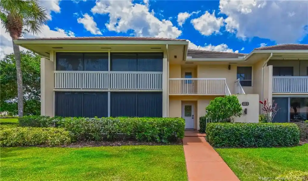 Listing Photo 1 - Condo for sale in 4081 Sw Parkgate Blvd located at 4081 Sw Parkgate Blvd, Palm City, FL 34990 - Unit 4081 SW Parkgate Blvd