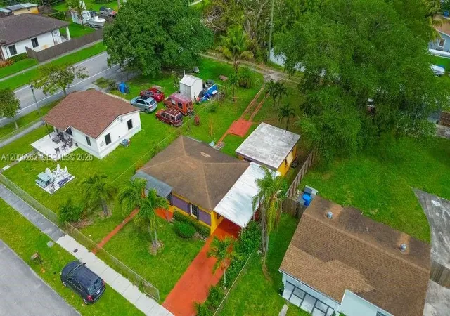 Homes for sale in West Park, FL | 3913 Sw 28th St, West Park, FL 33023 | MLS# A12000262