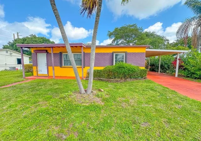 Homes for sale in West Park, FL | 3913 Sw 28Th St, West Park, FL 33023 | MLS# A12000262