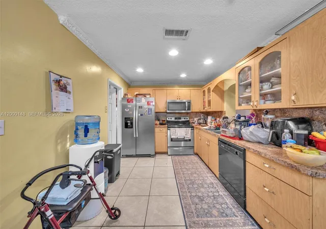 5th image of 4715 Nw 43Rd St, Lauderdale Lakes, FL 33319 | MLS# A12000148