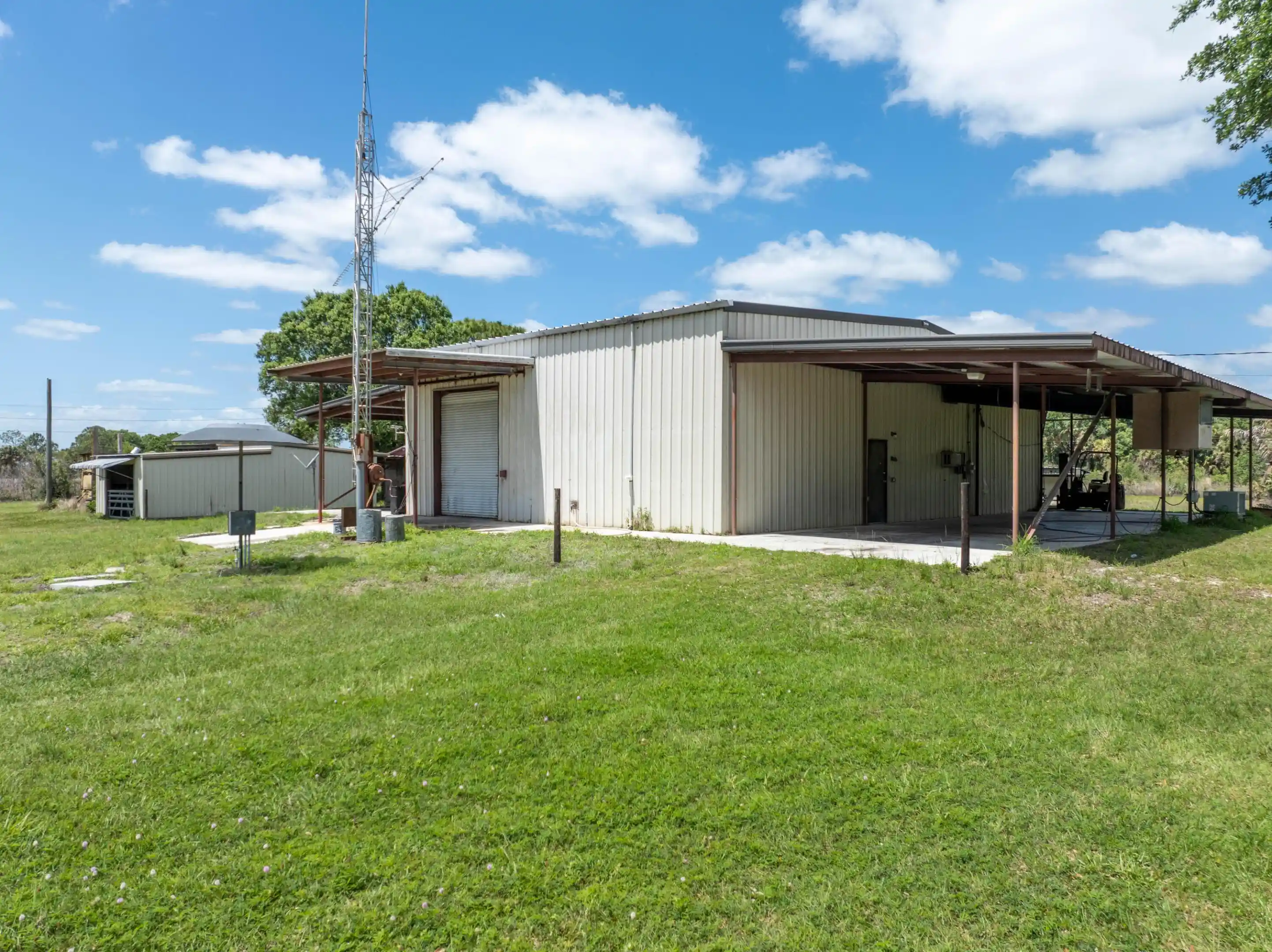 Photo 1 of Single family home for sale at 21216 Glades Cut Off Rd, Port Saint Lucie, FL 34987 | MLS# B26015009 | Listing updated on 2026-10-23