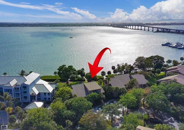 Homes for sale in Stuart, FL | 218 Ne Edgewater Dr, Stuart, FL 34996