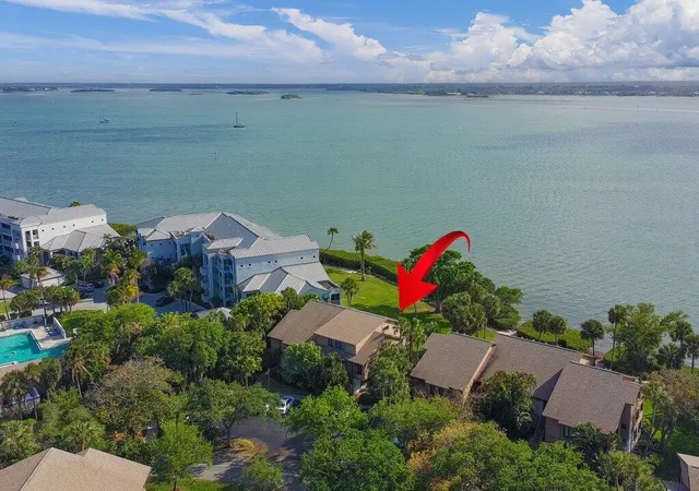 Homes for sale in Stuart, FL | 218 Ne Edgewater Dr, Stuart, FL 34996