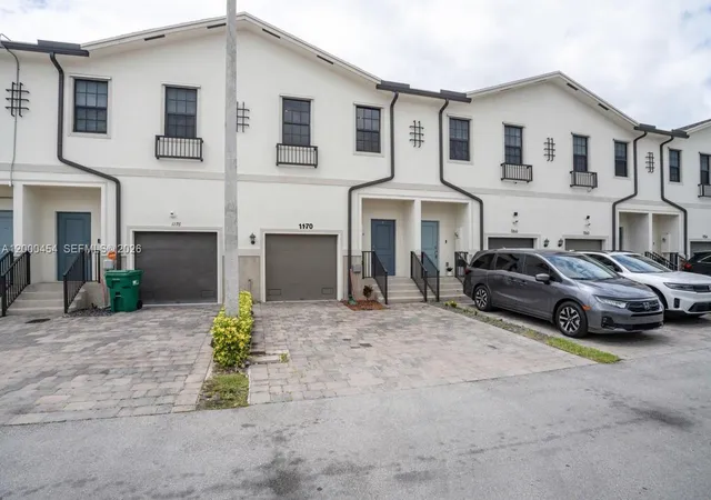 Homes for sale in Florida City, FL | 1170 Sw 7th Ct, Florida City, FL 33034 | MLS# A12000454