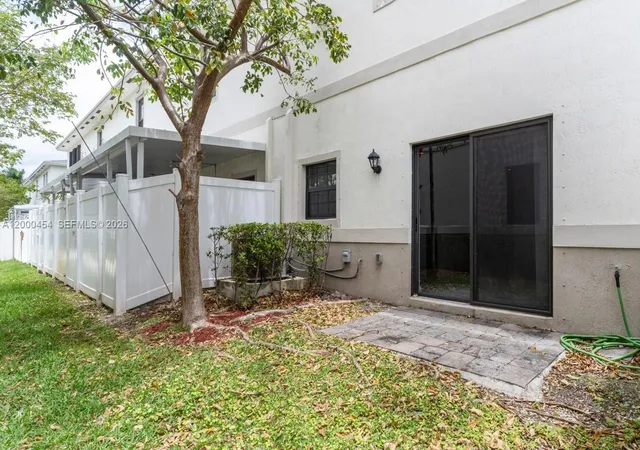 Homes for sale in Florida City, FL | 1170 Sw 7th Ct, Florida City, FL 33034 | MLS# A12000454