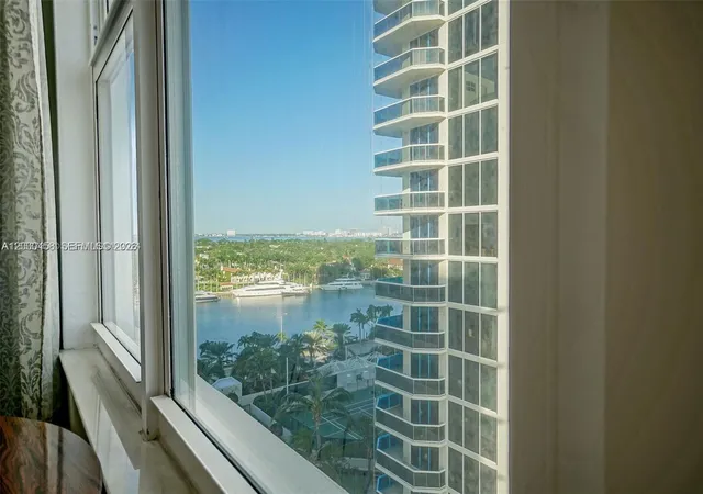 2nd image of 4747 Collins Ave #1108, Miami Beach, FL 33140 | MLS# A12000458