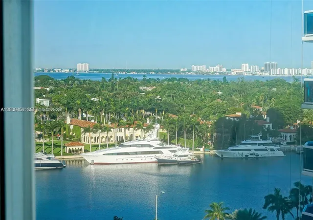 3rd image of 4747 Collins Ave #1108, Miami Beach, FL 33140 | MLS# A12000458