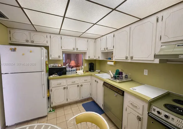 3rd image of 410 Se 2Nd St #305, Hallandale Beach, FL 33009 | MLS# A12000554