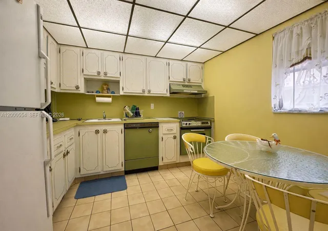 4th image of 410 Se 2Nd St #305, Hallandale Beach, FL 33009 | MLS# A12000554