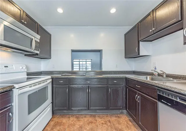 Homes for sale in Vero Beach, FL | 1555 14th Ave #201, Vero Beach, FL 32960 | MLS# B26015126