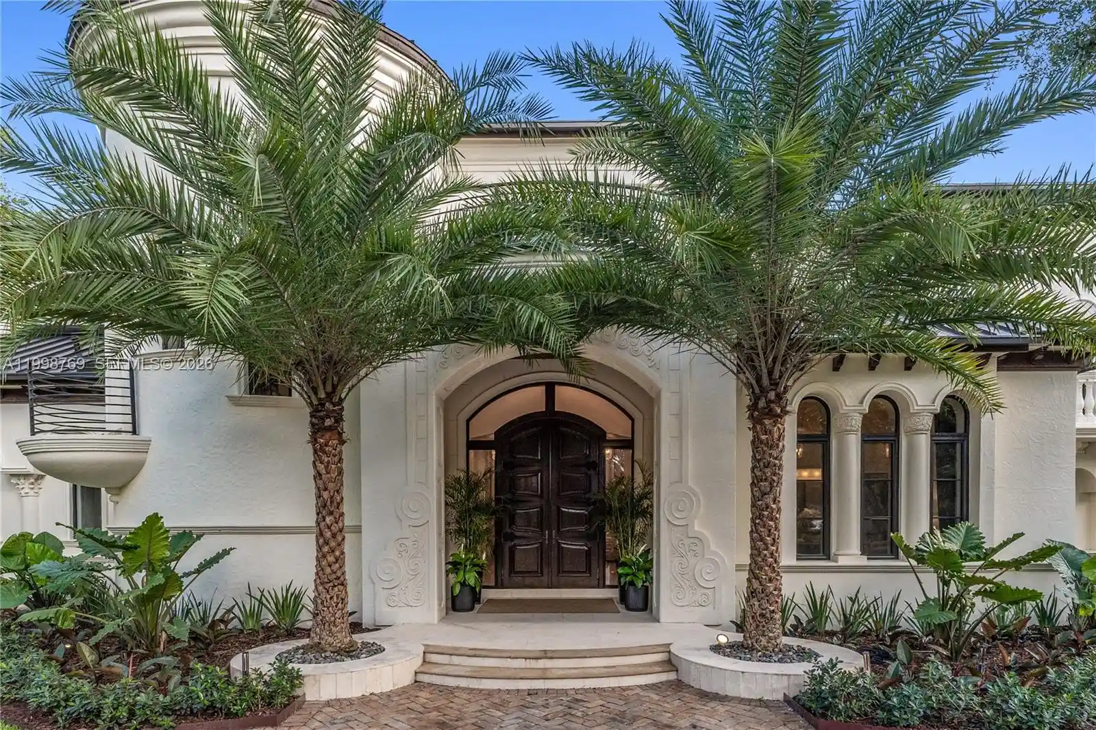 Photo 1 of Mansion for sale at 6350 Sw 107th Street, Pinecrest, FL 33156 | MLS# A11998769 | Listing updated on 2026-10-30