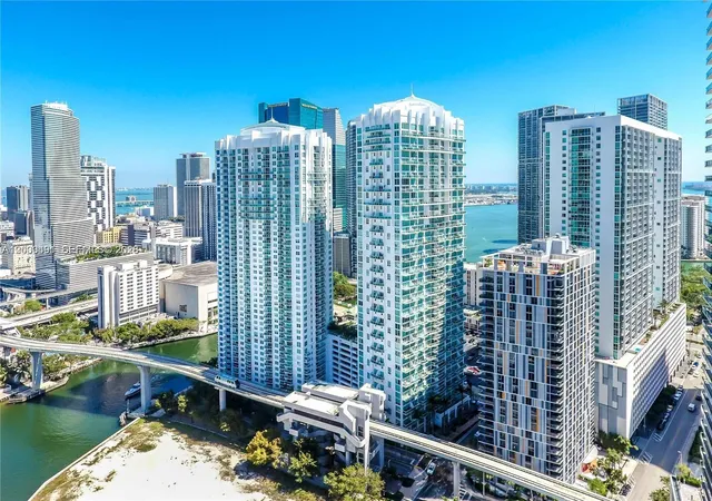 5th image of 31 Se 5Th St #4212, Miami, FL 33131 | MLS# A12000491