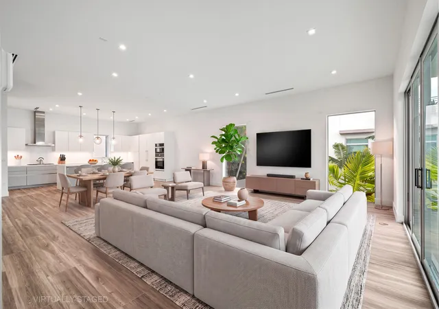 Photo 2 of Townhouse for sale at 11 Se 11th Avenue, Fort Lauderdale, FL 33301 | MLS# B26015342 | Listing updated on 2026-10-06