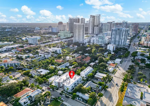 Photo 3 of Townhouse for sale at 11 Se 11th Avenue, Fort Lauderdale, FL 33301 | MLS# B26015342 | Listing updated on 2026-10-06