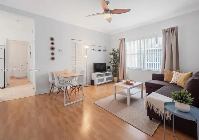 3rd image of 2615 Collins Ave, Miami Beach, FL 33140