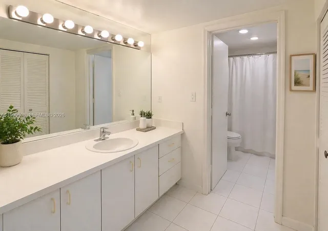 image of 9156 Collins Ave, Surfside, FL 33154