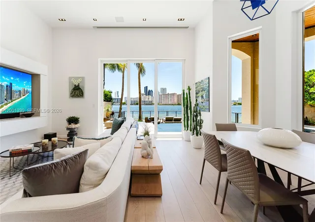4th image of 3916 Island Estates Dr, Aventura, FL 33160 | MLS# A12001330