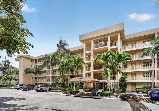 Homes for sale in Pompano Beach, FL | 4030 W Palm Aire Dr #105, Pompano Beach, FL 33069 | MLS# A11999743