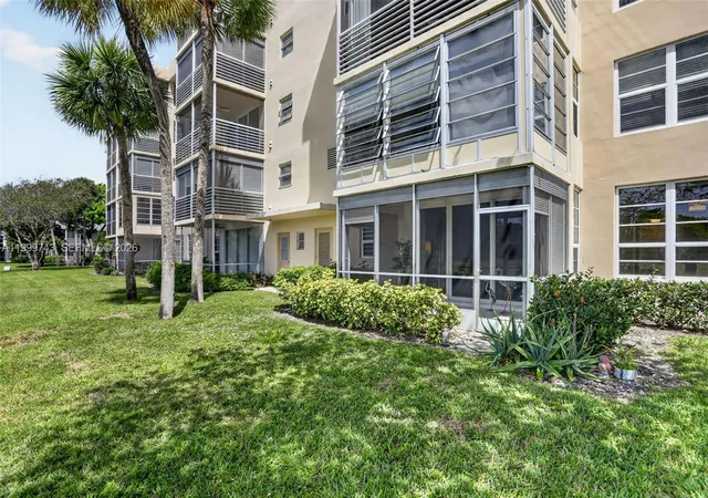 Homes for sale in Pompano Beach, FL | 4030 W Palm Aire Dr #105, Pompano Beach, FL 33069 | MLS# A11999743