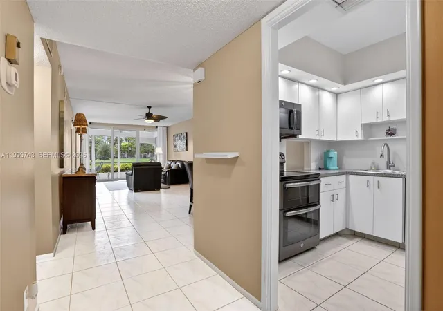 Homes for sale in Pompano Beach, FL | 4030 W Palm Aire Dr #105, Pompano Beach, FL 33069 | MLS# A11999743