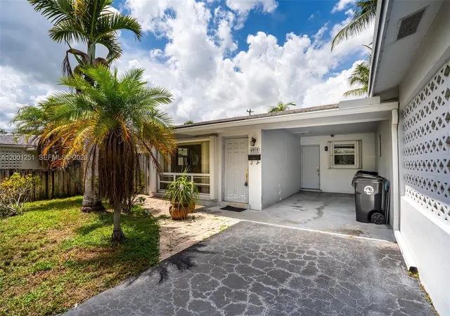 Homes for sale in Lighthouse Point, FL | 4915 Ne 22nd Ave, Lighthouse Point, FL 33064 | MLS# A12001251