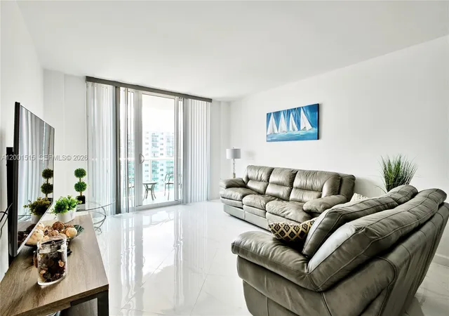 3rd image of 19370 Collins Ave #1406, Sunny Isles Beach, FL 33160 | MLS# A12001515