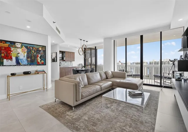 3rd image of 1000 Island Blvd #3107, Aventura, FL 33160 | MLS# A11995792
