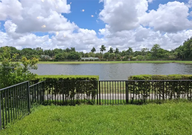 4th image of 5990 Mustang Manor, Davie, FL 33314 | MLS# A11992496