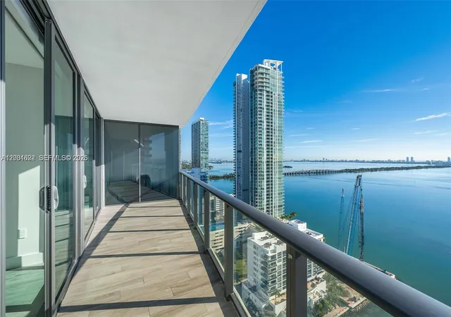 Homes for sale in Miami, FL | 460 Ne 28Th St #2707, Miami, FL 33137 | MLS# A12001622
