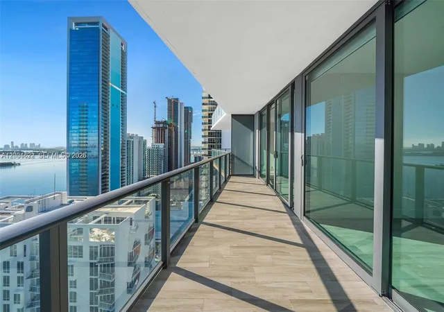 Homes for sale in Miami, FL | 460 Ne 28Th St #2707, Miami, FL 33137 | MLS# A12001622