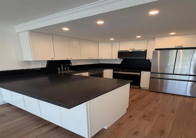 Homes for sale in Fort Lauderdale, FL | 2900 Ne 30Th St #F2, Fort Lauderdale, FL 33306 | MLS# A12001738