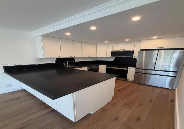 Homes for sale in Fort Lauderdale, FL | 2900 Ne 30Th St #F2, Fort Lauderdale, FL 33306 | MLS# A12001738
