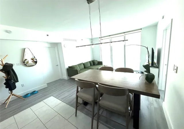 3rd image of 950 Brickell Bay Dr, Miami, FL 33131