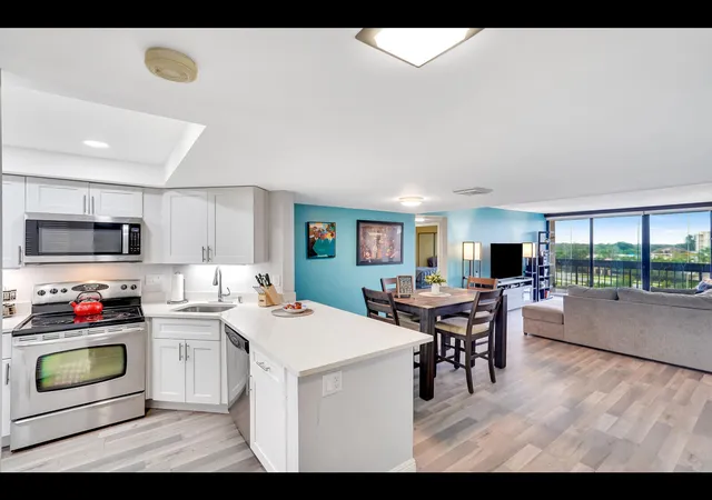 3rd image of 2400 Presidential Wy #401, West Palm Beach, FL 33401 | MLS# B26016094