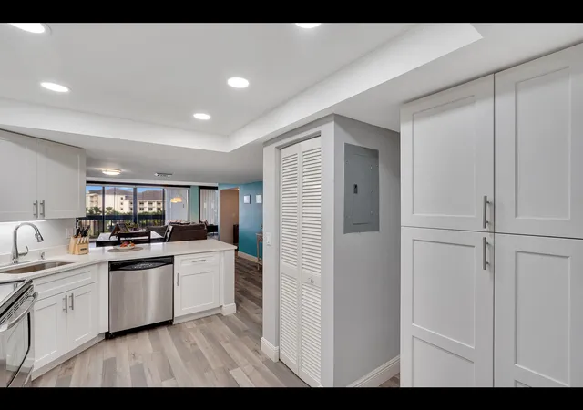 5th image of 2400 Presidential Wy #401, West Palm Beach, FL 33401 | MLS# B26016094