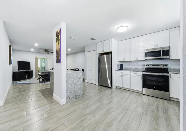 Photo 2 of Condo for sale at 586 Laconia Cir, Lake Worth, FL 33467 | MLS# B26016109 | Listing updated on 2026-10-03