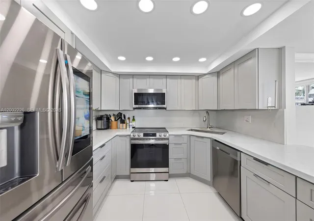 29th image of 16546 Ne 26th Ave #3J, North Miami Beach, FL 33160 | MLS# A12002226