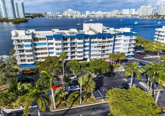 3rd image of 16546 Ne 26Th Ave #3J, North Miami Beach, FL 33160 | MLS# A12002226